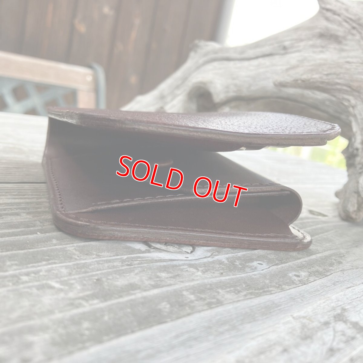 画像12: 【ツキノワグマ革】するっとした上品な質感の熊革&牛革　スタンダード二つ折り財布　ブラウン (12)