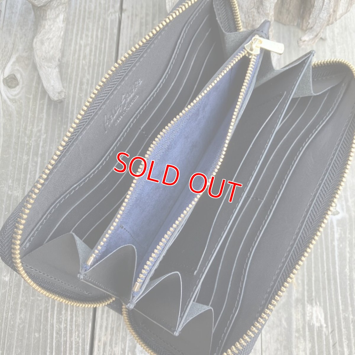 画像2: J様専用オーダーページ 【ヒグマレザー】ラウンドファスナー長財布 ヒグマ革&牛革バージョン ブラック (2)