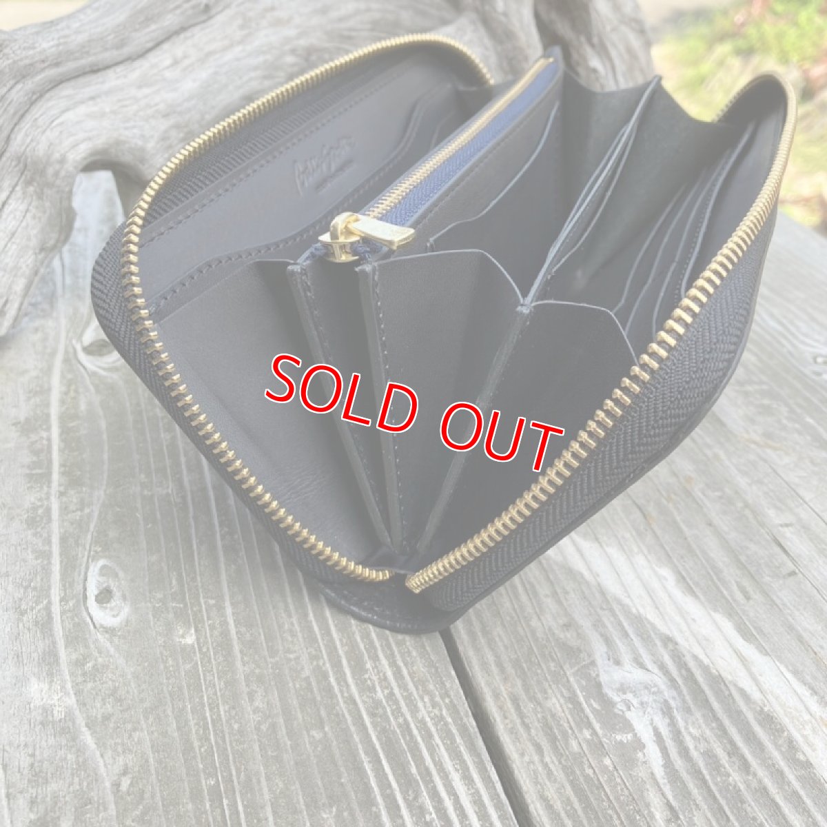 画像8: 【ヒグマレザー】たくさん入れたい人に！大容量ラウンドファスナー長財布　ヒグマ革＆牛革バージョン ブラック (8)