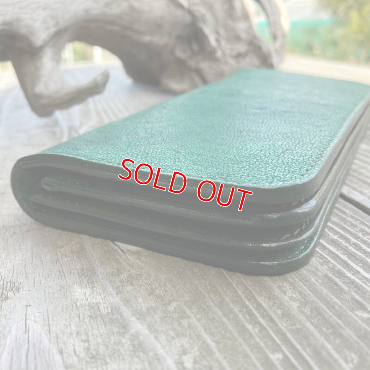 画像12: 【ツキノワグマレザー】人気の長財布がツキノワグマ革で登場！現品1点限り・限定色ムラ染めグリーン (12)