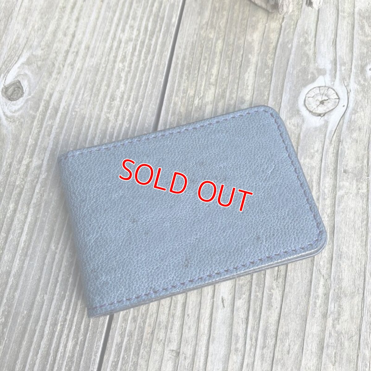 画像2: 【ツキノワグマレザー】熊革　二つ折りスリムカードケース（パスケース兼用）　インディゴカラー (2)