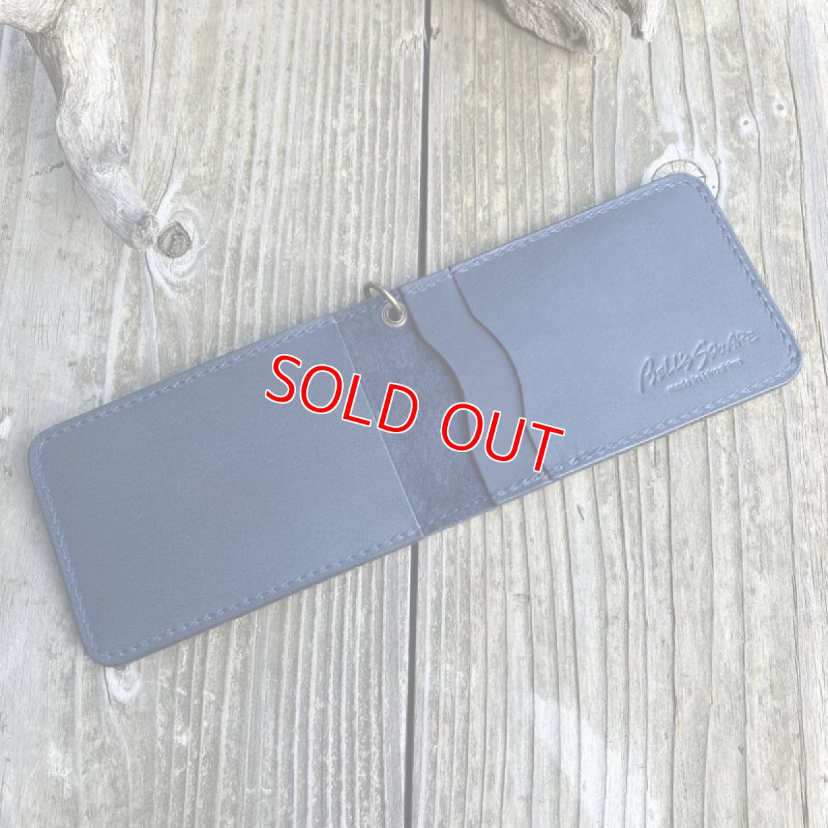 画像4: 【ツキノワグマレザー】熊革　二つ折りスリムカードケース（パスケース兼用）　インディゴカラー (4)