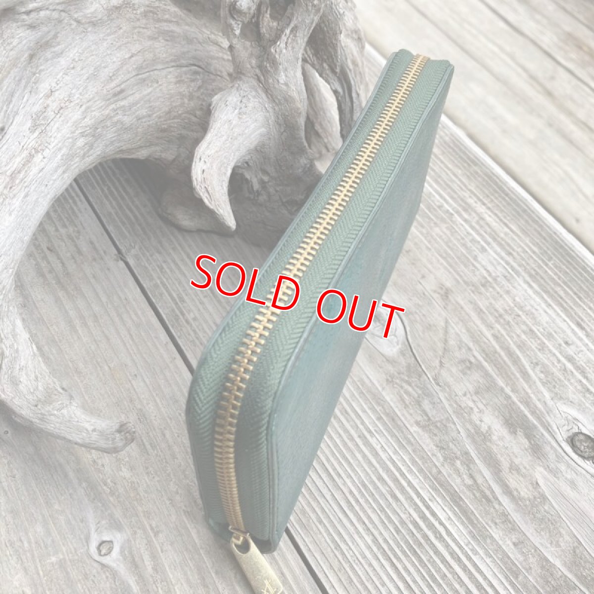 画像3: 【ツキノワグマレザー】ラウンドファスナー長財布　ツキノワグマ革＆牛革バージョン グリーン＆ブラック (3)