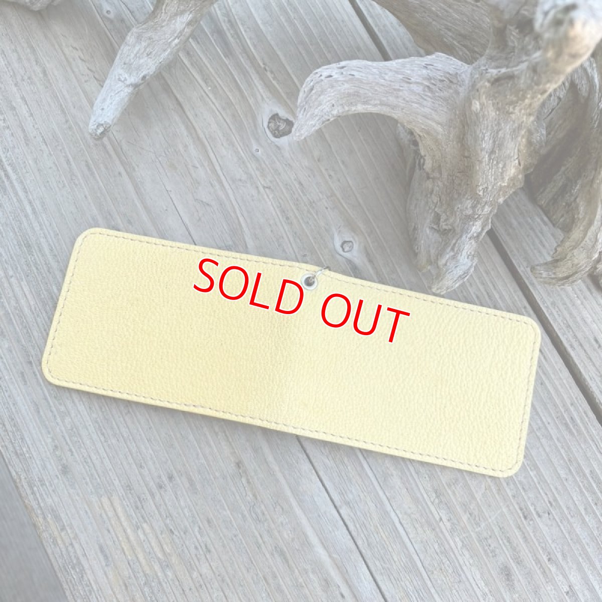 画像5: 【ツキノワグマレザー】熊革　二つ折りスリムカードケース（パスケース兼用）　ベージュ (5)