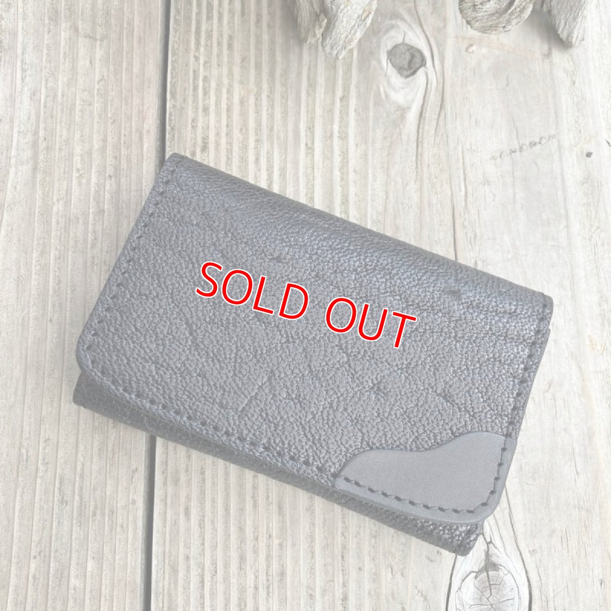 画像2: 【森の鼓動☆ヒグマ革】落ちない名刺入れ！柔らかく馴染む大人のための職人仕上げ (2)