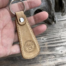 画像3: 【数量限定3個】希少ツキノワグマ革使用 靴べらキーホルダー ストーンベージュ (3)