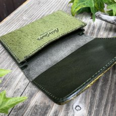 画像7: 【ツキノワグマ革】名刺入れ　熊革×牛革　翆色バージョン　写真の1点をお届けします (7)