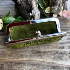 画像2: 【数量限定】ツキノワグマレザー 本革がま口ポーチ｜印鑑ケース・小物入れ・コインケース 日本製 ハンドメイド (2)