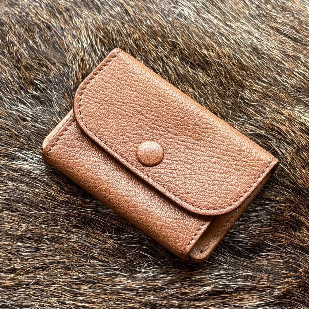 画像1: 【アウトレット30％OFF】広島ジビエレザー（鹿革）超コンパクトミニ財布｜長期在庫品　ブラウン (1)