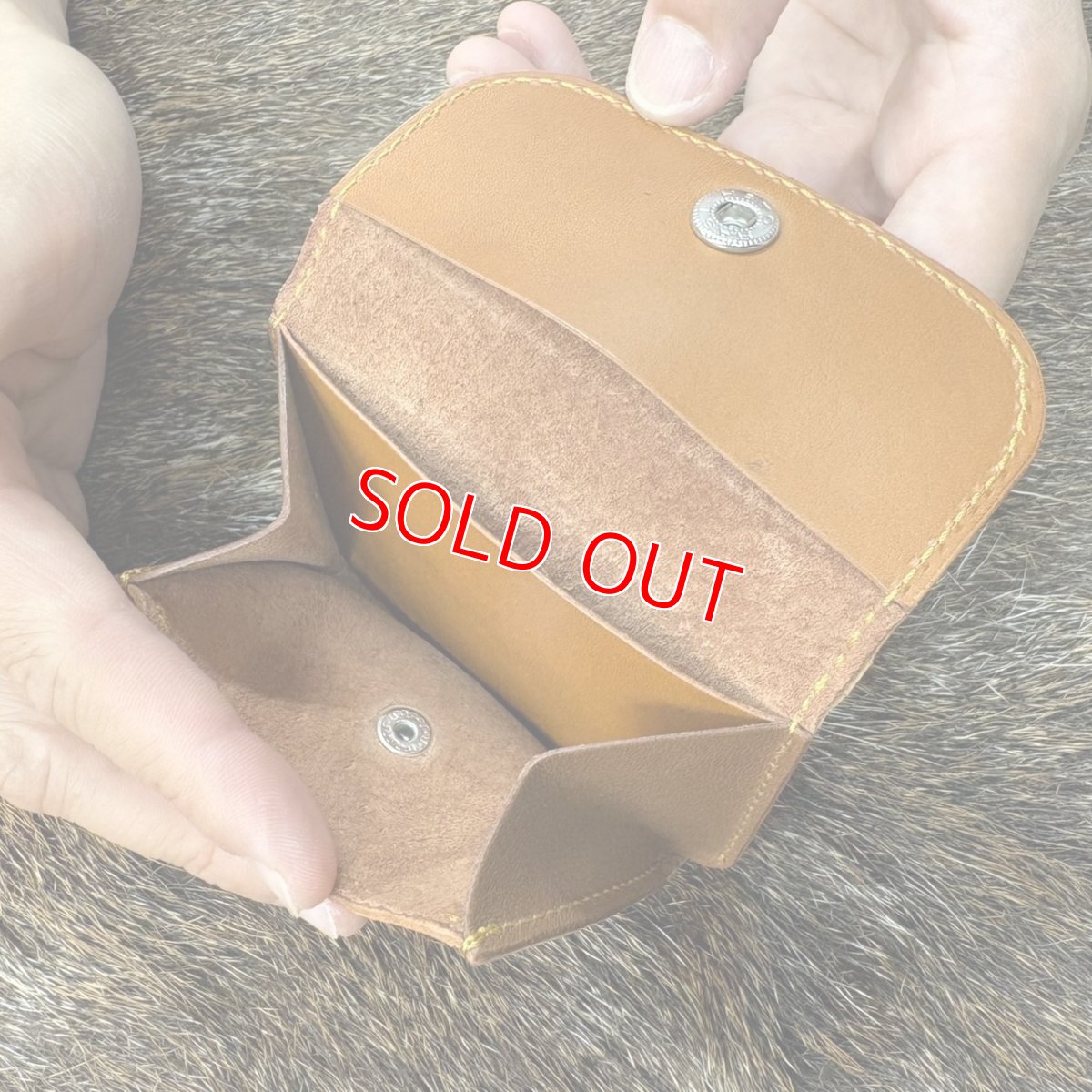 画像4: 【アウトレット30％OFF】広島ジビエレザー（鹿革）超コンパクトミニ財布｜長期在庫品　キャメル (4)