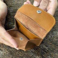 画像4: 【アウトレット30％OFF】広島ジビエレザー（鹿革）超コンパクトミニ財布｜長期在庫品　キャメル (4)