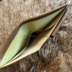 画像4: 【アウトレット30％OFF】姫路シュリンクレザー 二つ折り財布｜長期展示品 (4)