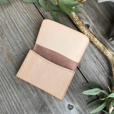 画像2: 【18周年感謝・アウトレット最大３０％OFF】本革名刺入れ（ナチュラルベージュ） (2)