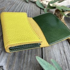 画像4: 【18周年感謝・アウトレット最大３０％OFF】本革名刺入れ（イエロー＆グリーン） (4)