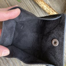 画像4: 【アウトレット最大30%OFF】象革（エレファント）本革コインケース 現品1点限り｜BLACK (4)