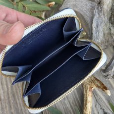 画像6: 【18周年感謝・幻のプロトタイプ特別放出】岩手県産 鹿革（ブルー）ラウンドファスナーミニウォレット (6)