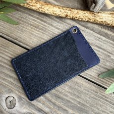 画像2: 【18周年感謝・アウトレット最大30％OFF】ツキノワグマ革 パスケース / カードケース（ブラック） (2)