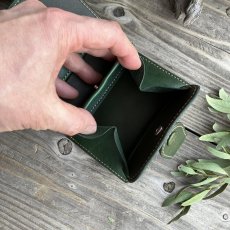 画像4: 【アウトレット最大30%OFF】小さくてもしっかり収納！小さなバッグにぴったり！コンパクト二つ折り財布グリーン (4)