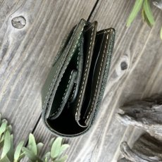 画像6: 【アウトレット最大30%OFF】小さくてもしっかり収納！小さなバッグにぴったり！コンパクト二つ折り財布グリーン (6)