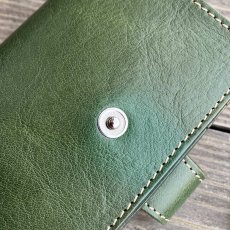 画像7: 【アウトレット最大30%OFF】小さくてもしっかり収納！小さなバッグにぴったり！コンパクト二つ折り財布グリーン (7)