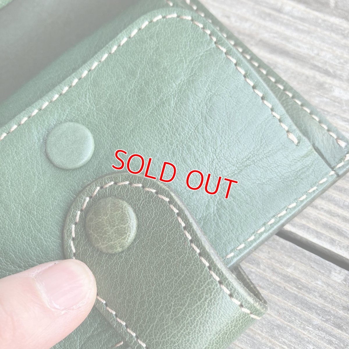 画像8: 【アウトレット最大30%OFF】小さくてもしっかり収納！小さなバッグにぴったり！コンパクト二つ折り財布グリーン (8)
