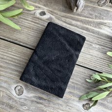 画像2: 【アウトレット最大30%OFF】希少な象革（エレファント）多機能６連キーケース｜漆黒のブラック｜カード・お札・スマートキー収納可 (2)