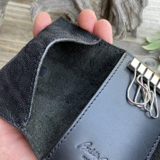 画像6: 【アウトレット最大30%OFF】希少な象革（エレファント）多機能６連キーケース｜漆黒のブラック｜カード・お札・スマートキー収納可 (6)