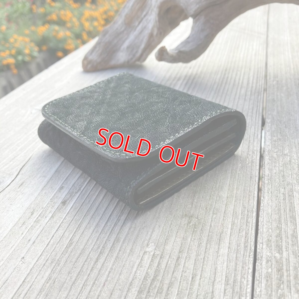 画像2: 象革バージョン登場☆カードが飛び出す☆コンパクトにオールインワンミニウォレット (2)