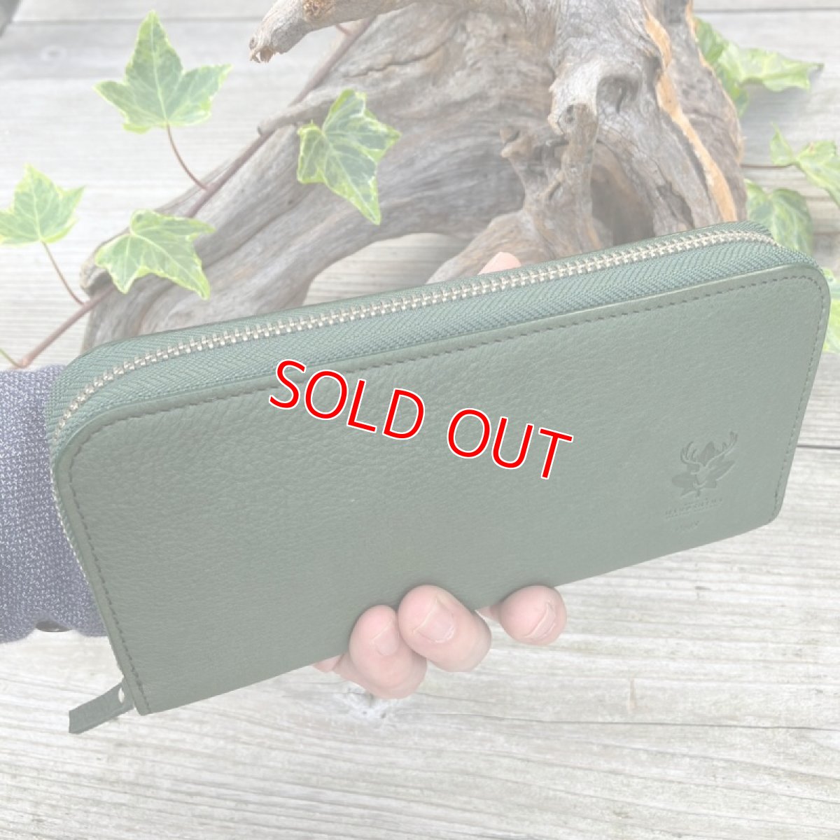 画像4: 【広島ジビエレザー】職人が作るお財布★鹿革＆牛革ラウンド長財布　ダークグリーン (4)