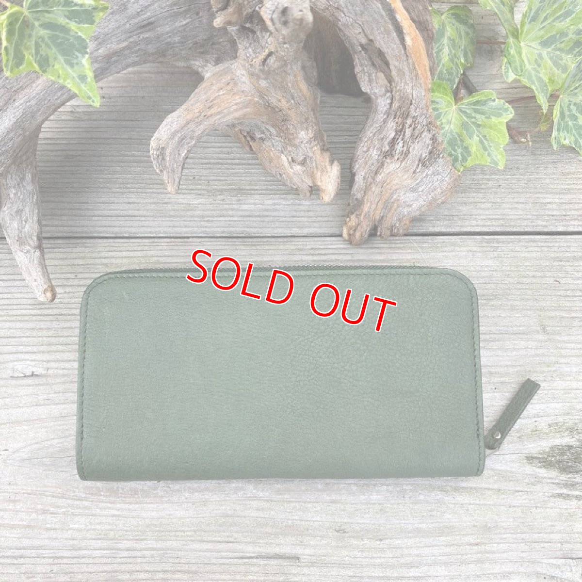 画像3: 【広島ジビエレザー】職人が作るお財布★鹿革＆牛革ラウンド長財布　ダークグリーン (3)