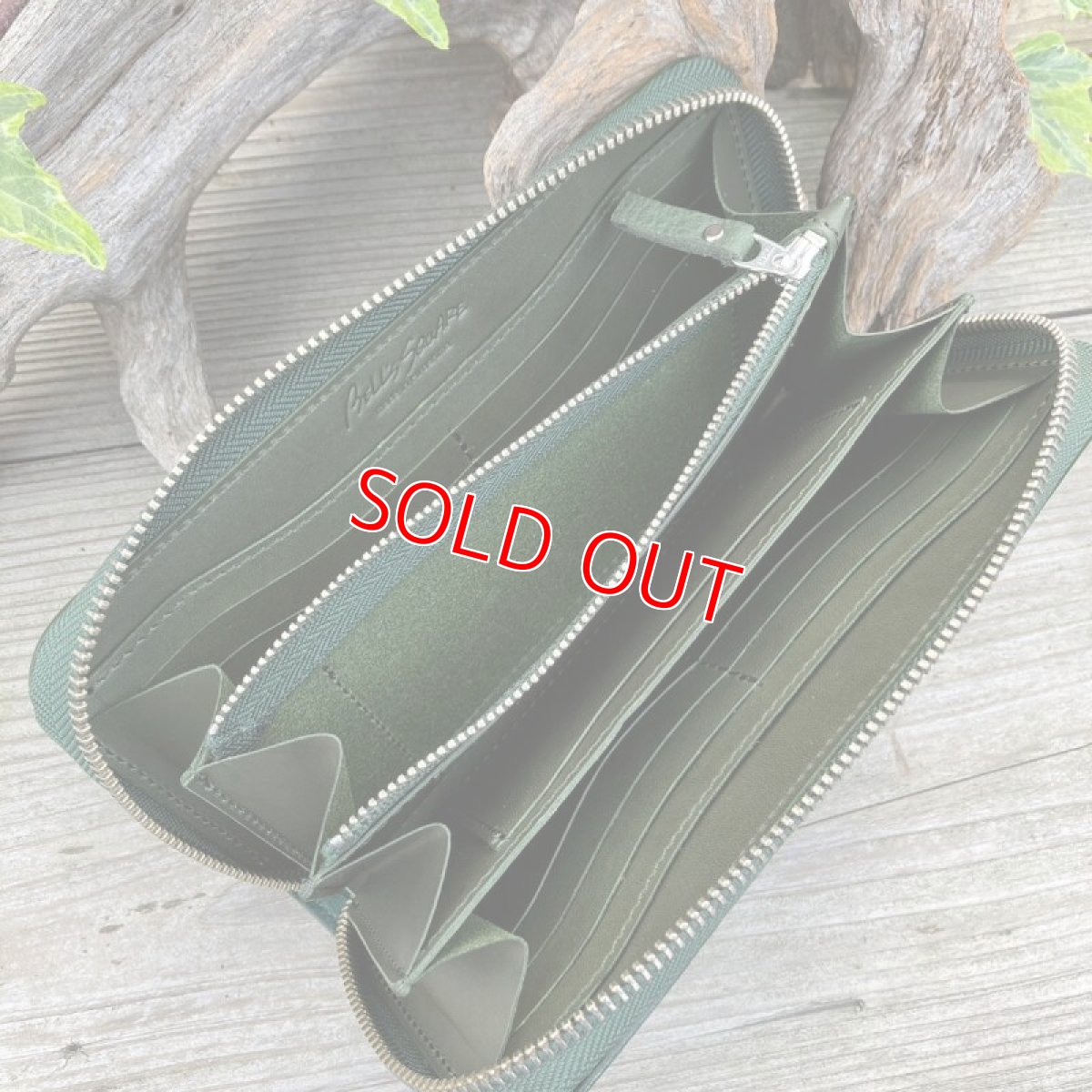 画像7: 【広島ジビエレザー】職人が作るお財布★鹿革＆牛革ラウンド長財布　ダークグリーン (7)