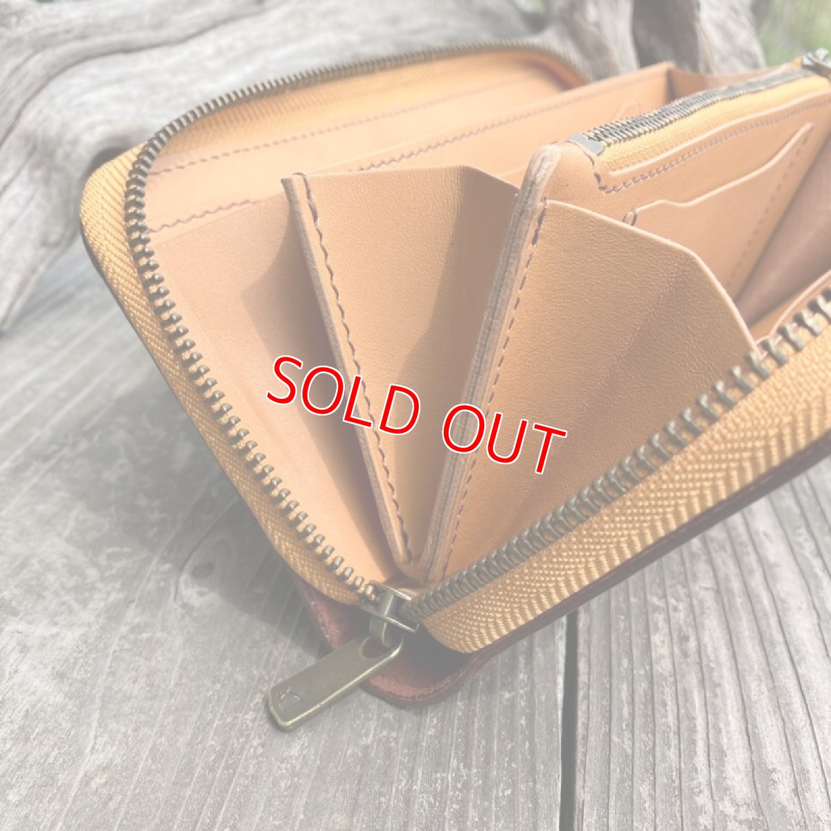 画像10: 【広島ジビエレザー】山からの贈り物を職人が丁寧に作る財布★鹿革＆牛革ラウンドファスナー長財布　ブラウン (10)