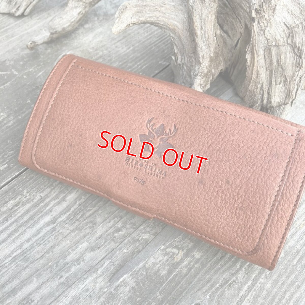 画像5: 【広島ジビエレザー】感動の手触り♪ふわふわ柔らかい鹿革財布★ギャルソンタイプ長財布！ (5)