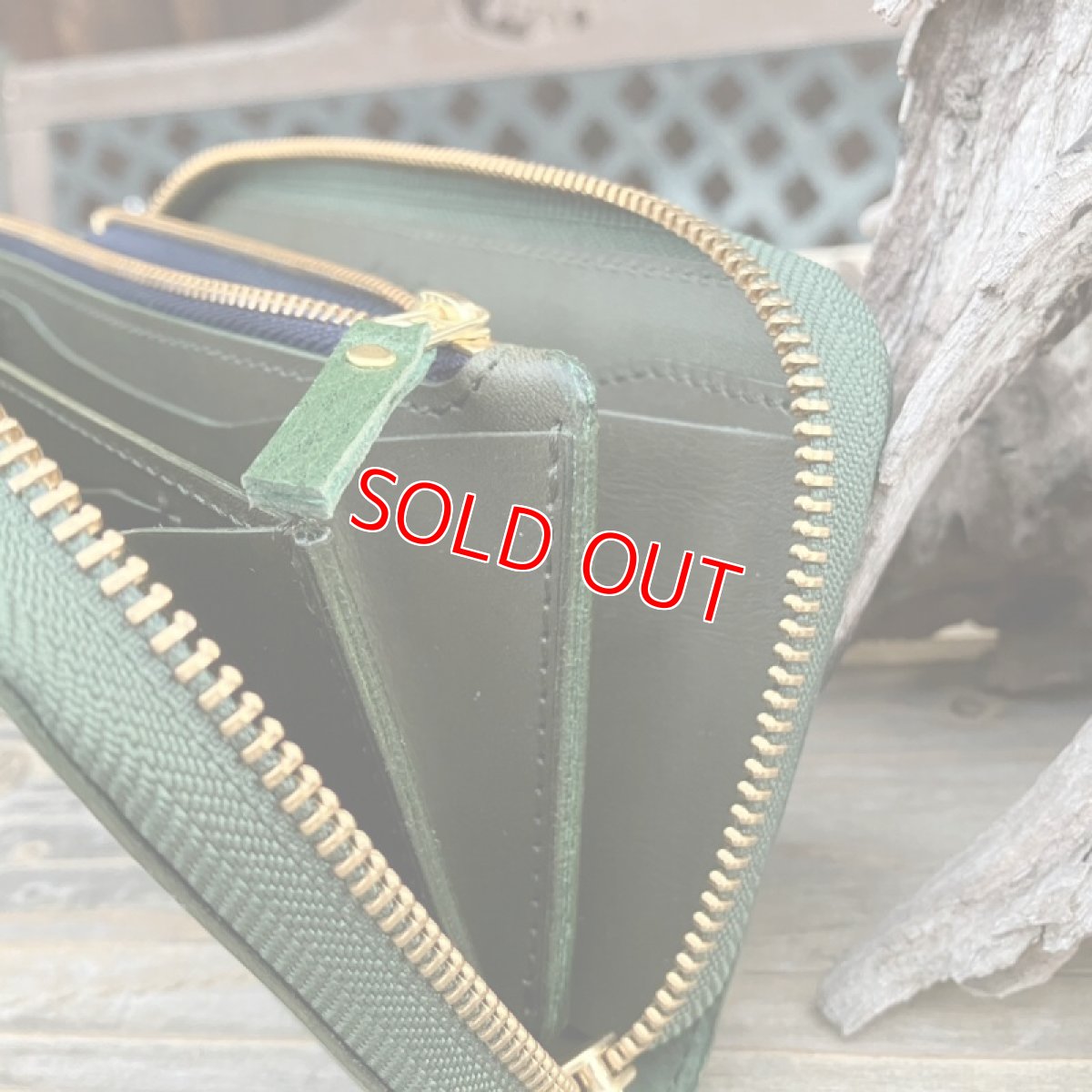 画像8: 【広島ジビエレザー】山から頂いた命を職人がつなぐ☆猪革＆牛革ラウンドファスナー長財布　グリーン (8)