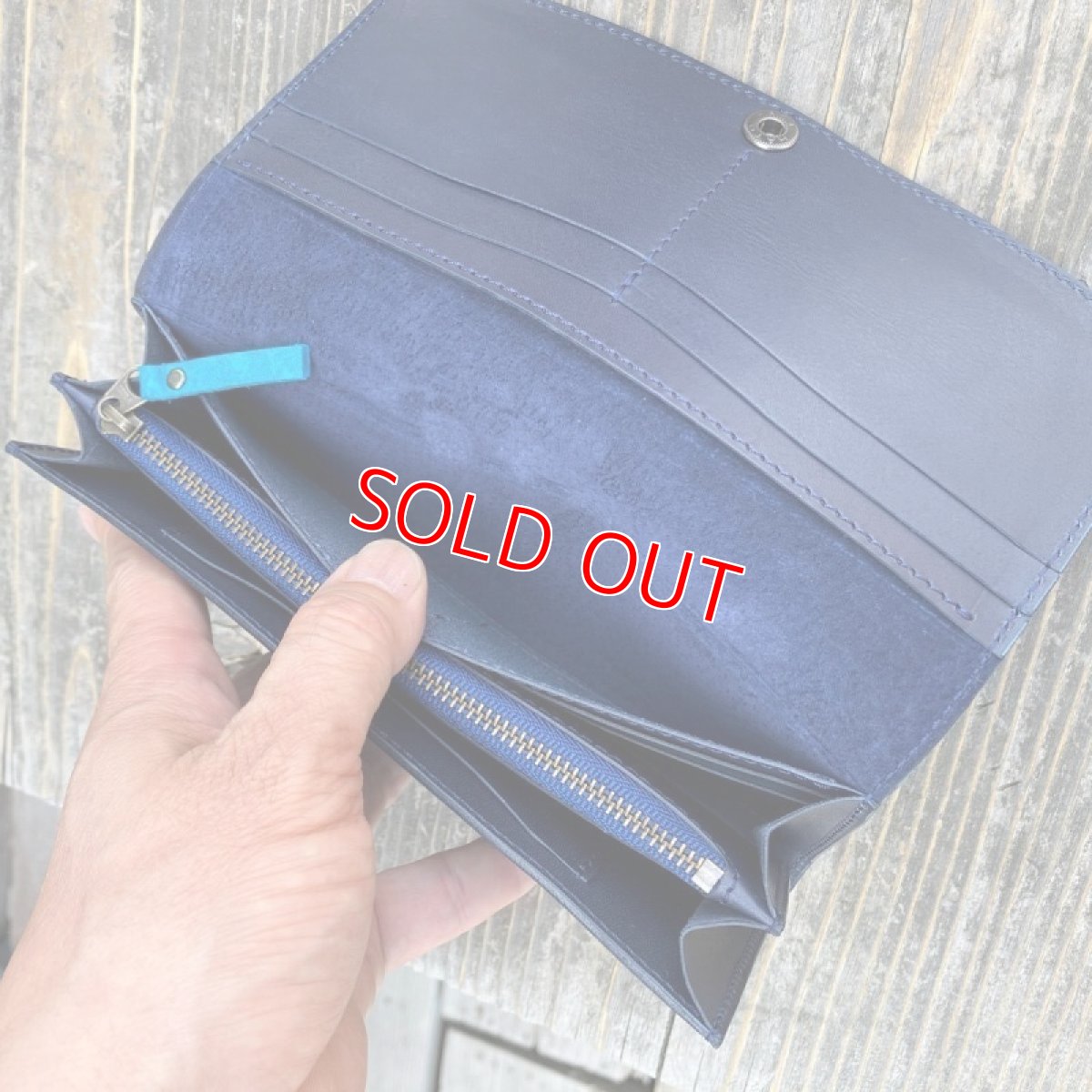 画像10: 【広島ジビエレザー】山から頂いた命を職人がつなぐ☆鹿革＆牛革フラップタイプ長財布　限定色ターコイズブルー (10)