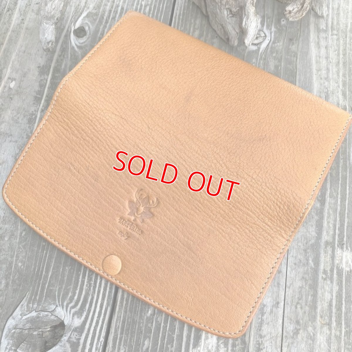 画像11: 【広島ジビエレザー】山から頂いた命を職人がつなぐ☆鹿革＆牛革フラップタイプ長財布　キャメルカラー (11)