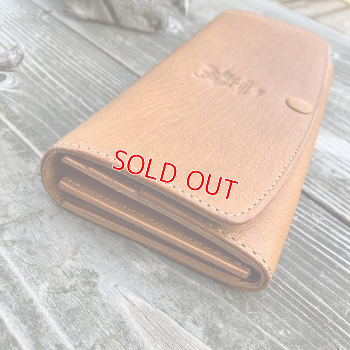 画像6: 【広島ジビエレザー】山から頂いた命を職人がつなぐ☆鹿革＆牛革フラップタイプ長財布　キャメルカラー (6)