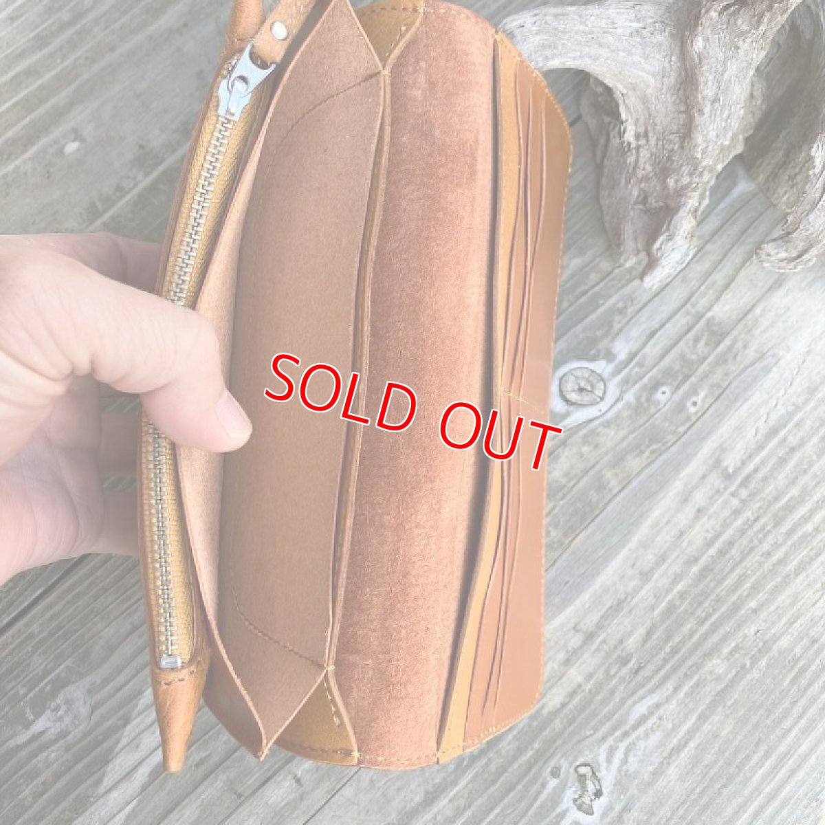 画像5: 【広島ジビエレザー】鹿革＆牛革スタンダード長財布★毎日使うのが楽しくなるさわり心地?　キャメル　 (5)