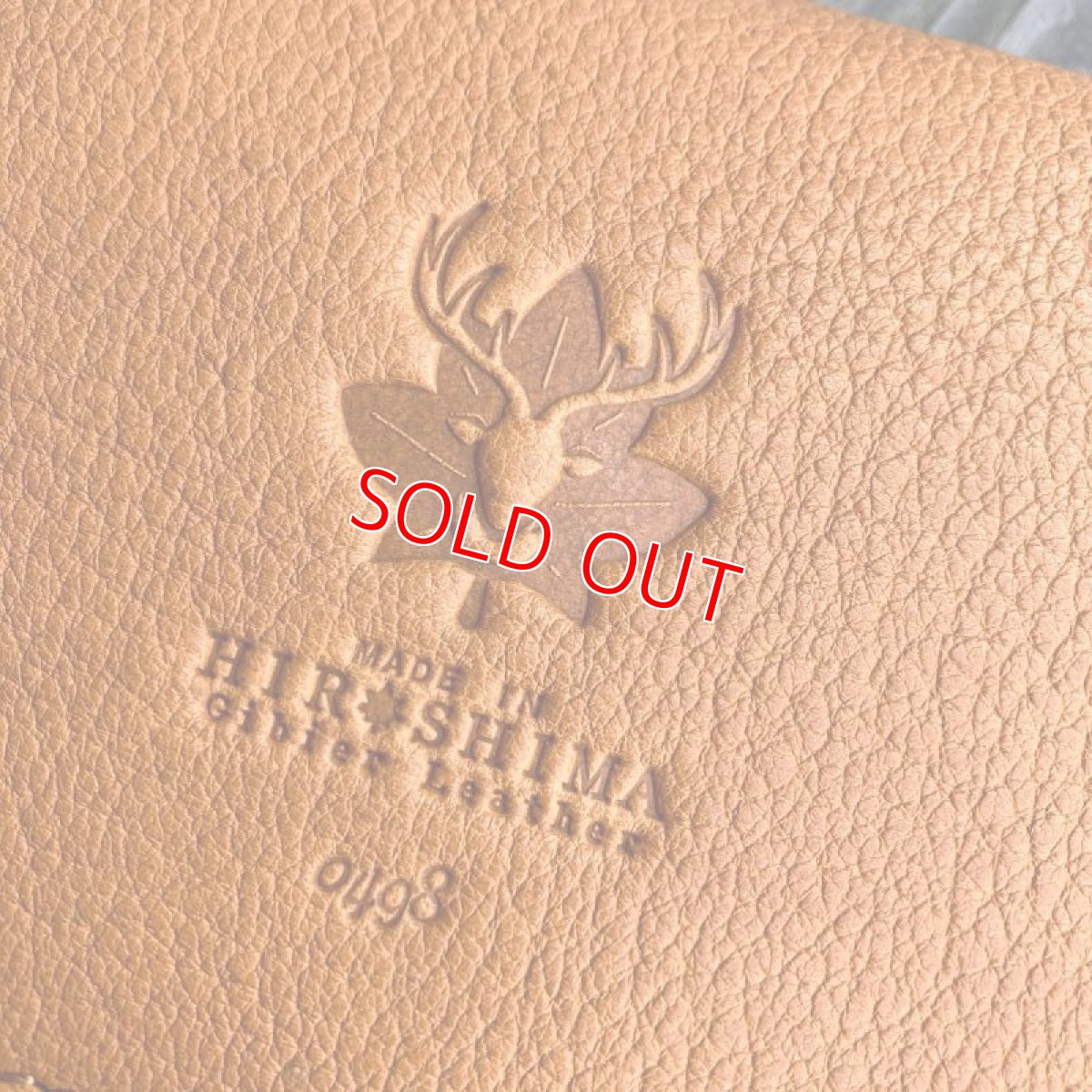 画像10: 【広島ジビエレザー】鹿革＆牛革スタンダード長財布★毎日使うのが楽しくなるさわり心地?　キャメル　 (10)