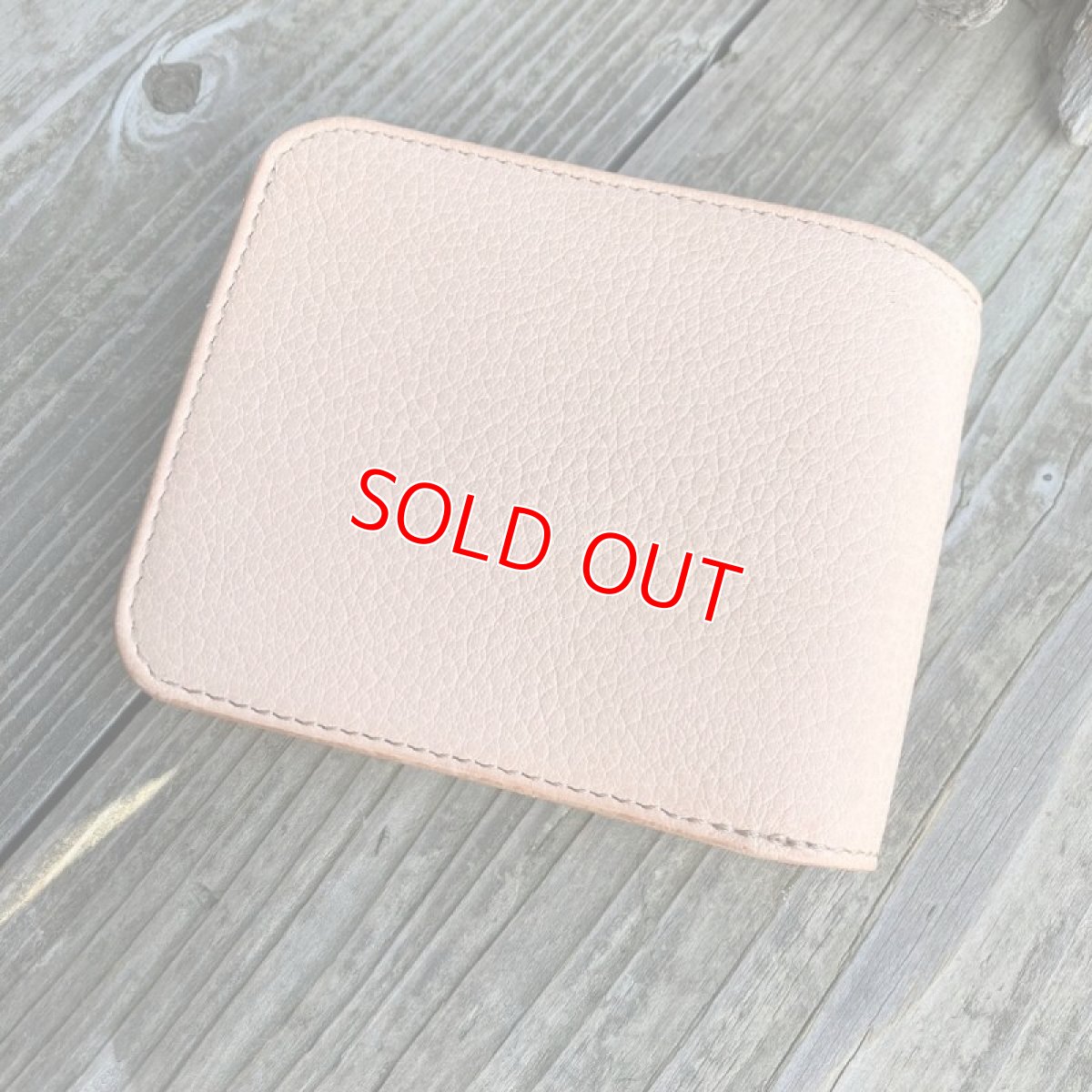 画像4: 【広島ジビエレザー】柔らかい天然鹿革★シンプル&スタンダード二つ折り財布　ナチュラル (4)