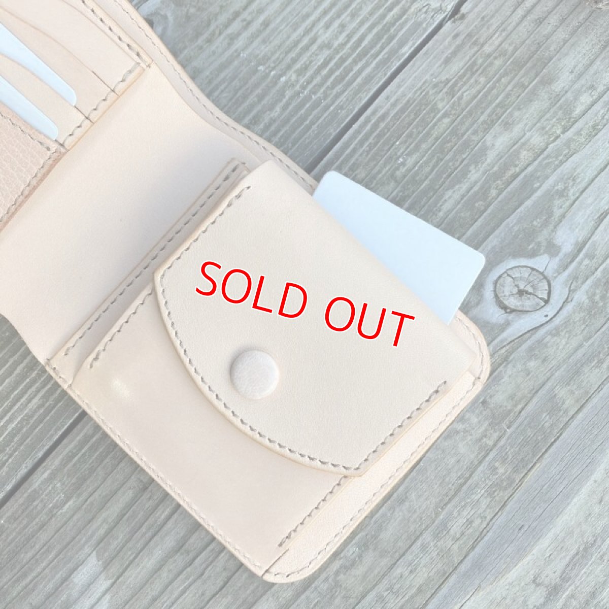 画像11: 【広島ジビエレザー】柔らかい天然鹿革★シンプル&スタンダード二つ折り財布　ナチュラル (11)