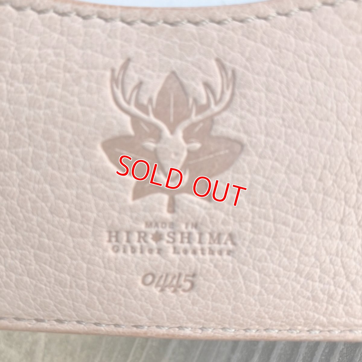 画像13: 【広島ジビエレザー】柔らかい天然鹿革★シンプル&スタンダード二つ折り財布　ナチュラル (13)