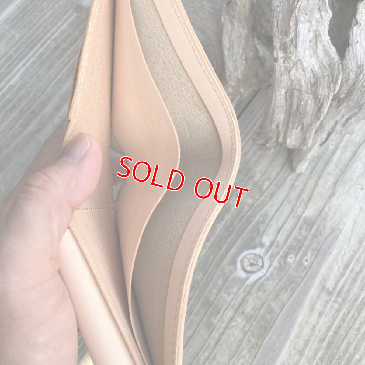 画像7: 【広島ジビエレザー】柔らかい天然鹿革★シンプル&スタンダード二つ折り財布　ナチュラル (7)