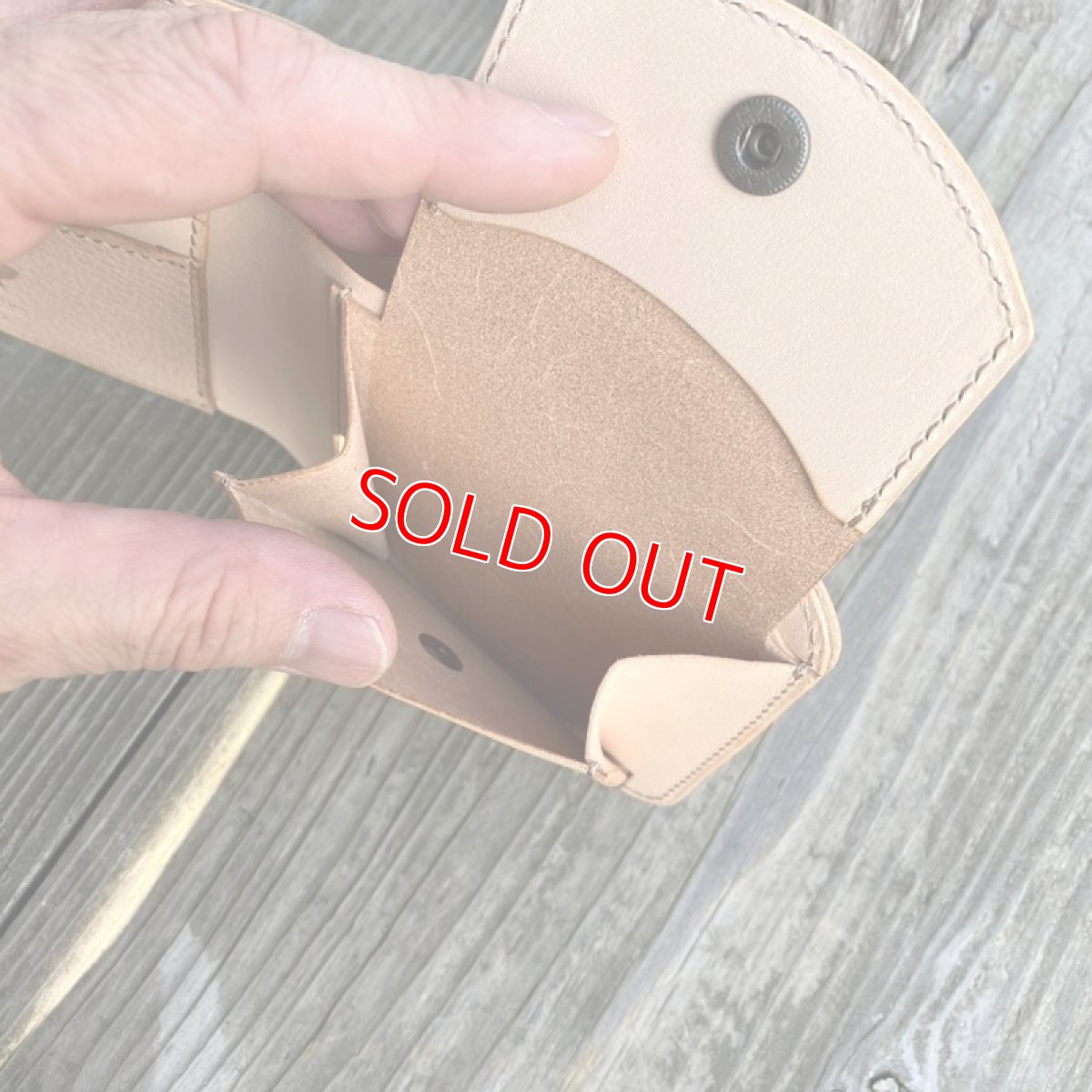 画像6: 【広島ジビエレザー】柔らかい天然鹿革★シンプル&スタンダード二つ折り財布　ナチュラル (6)