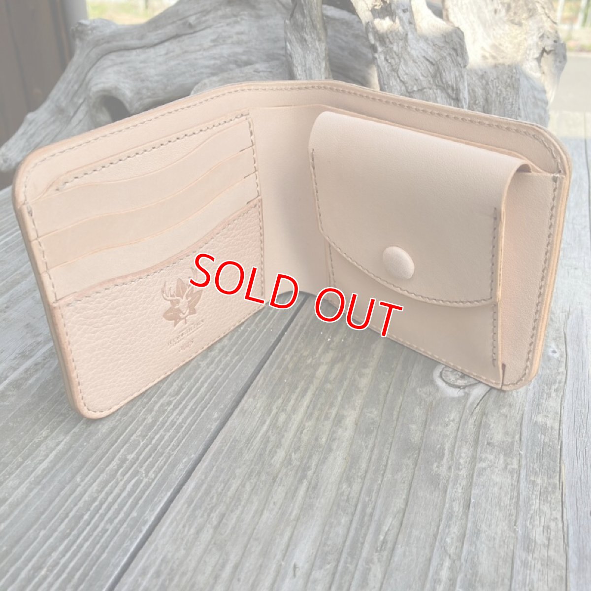 画像1: 【広島ジビエレザー】柔らかい天然鹿革★シンプル&スタンダード二つ折り財布　ナチュラル (1)