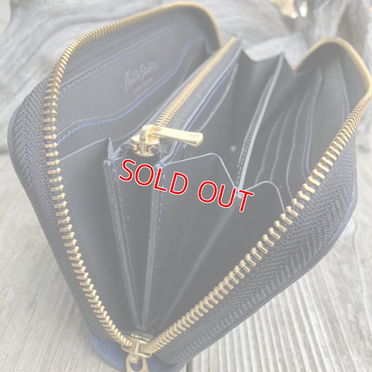 画像10: 【広島ジビエレザー】職人が作るお財布★鹿革＆牛革ラウンド長財布　ブラック (10)