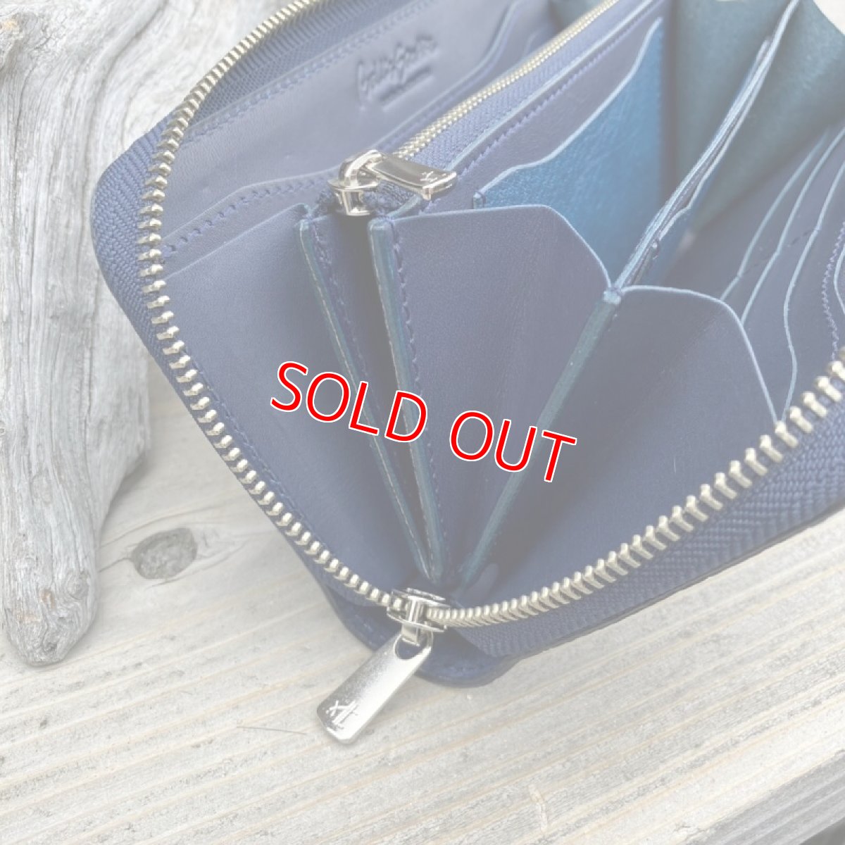 画像6: 【広島ジビエレザー】職人が作るお財布★インディゴ染め猪革&牛革ラウンド長財布 インディゴ&ネイビー (6)