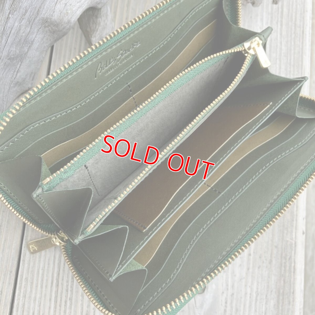 画像5: 【広島ジビエレザー】職人が作るお財布★インディゴ染め猪革&牛革ラウンド長財布 プレミアムグリーン (5)