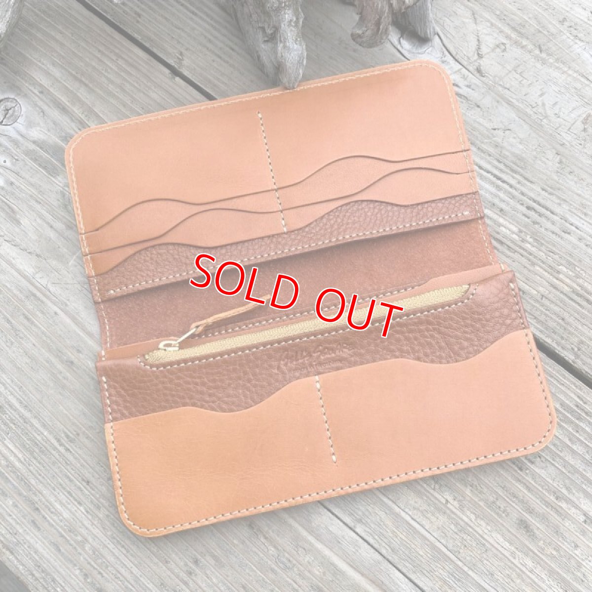 画像5: 【広島ジビエレザー】猪革＆牛革スタンダード長財布★戦闘傷が荒々しい自然を感じさせる　ヴィンテージキャメル　 (5)