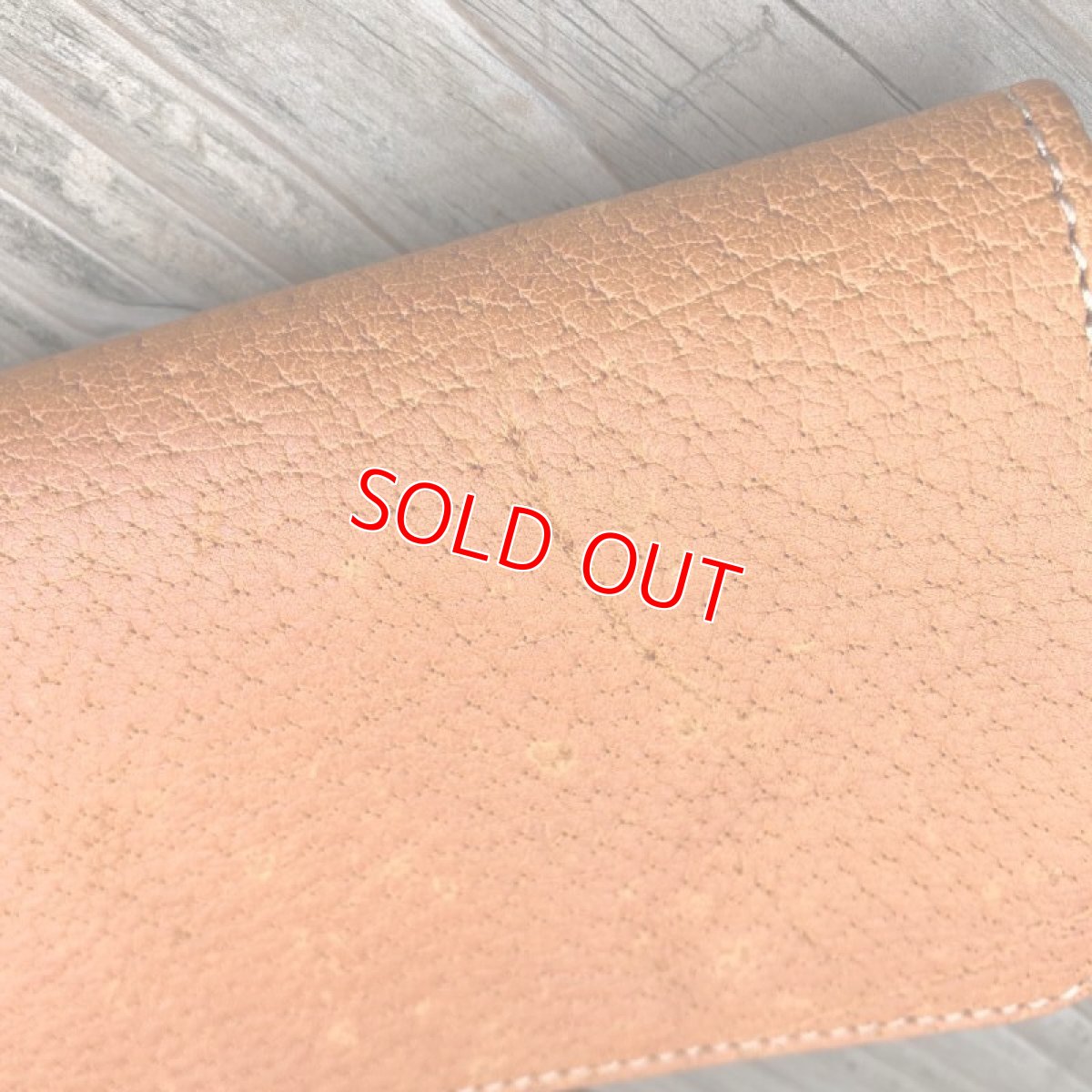 画像8: 【広島ジビエレザー】猪革＆牛革スタンダード長財布★戦闘傷が荒々しい自然を感じさせる　ヴィンテージキャメル　 (8)